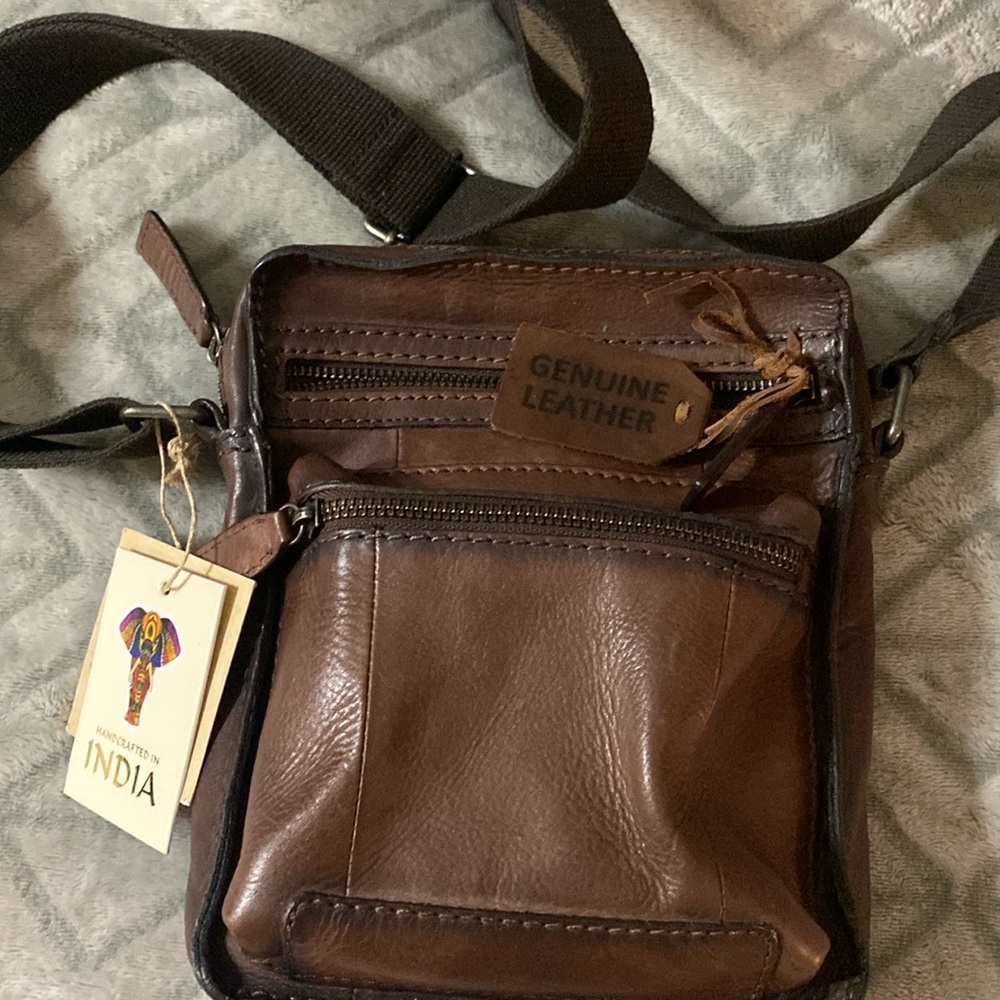 Leather crossbody bag - Picture 1 of 3
